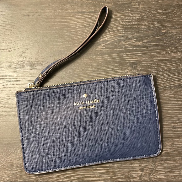 Kate Spade Wristlet - Picture 1 of 1